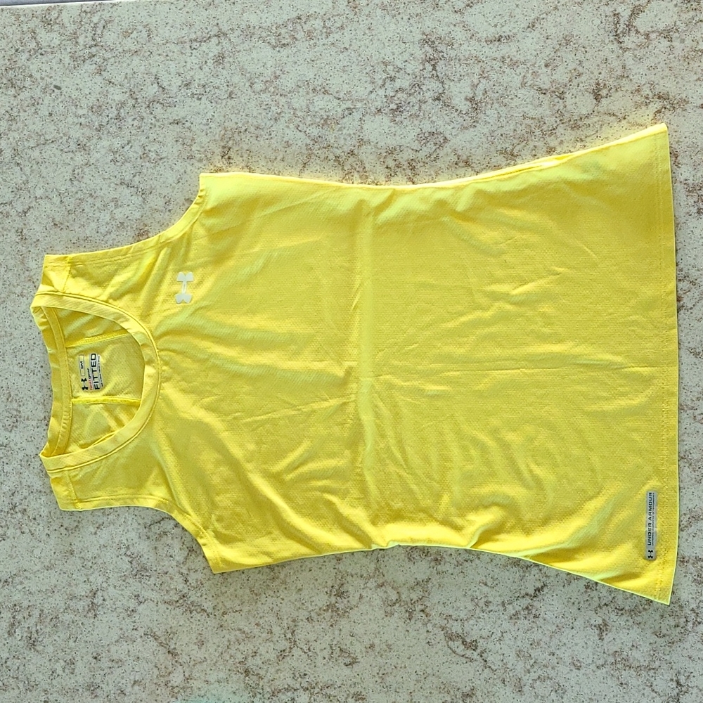 Like New Yellow Under Armour Fitted HeatGear Tank Top Women's Size Small